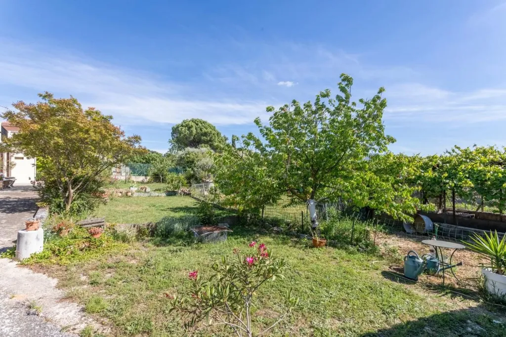Garden - Spacious Villa with Terraces in Allauch