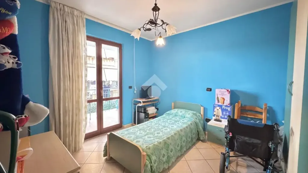 Chambres - 3-Bed Apartment with Balcony in Orta Di Atella