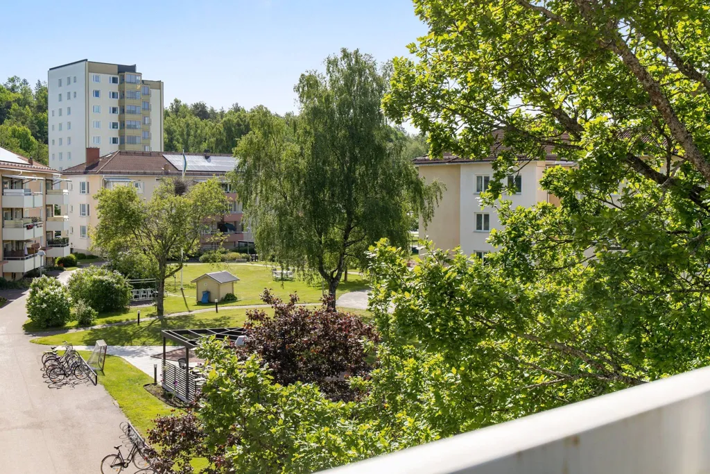 Balcon - Apartment with Renovated Facilities in Norrstrand