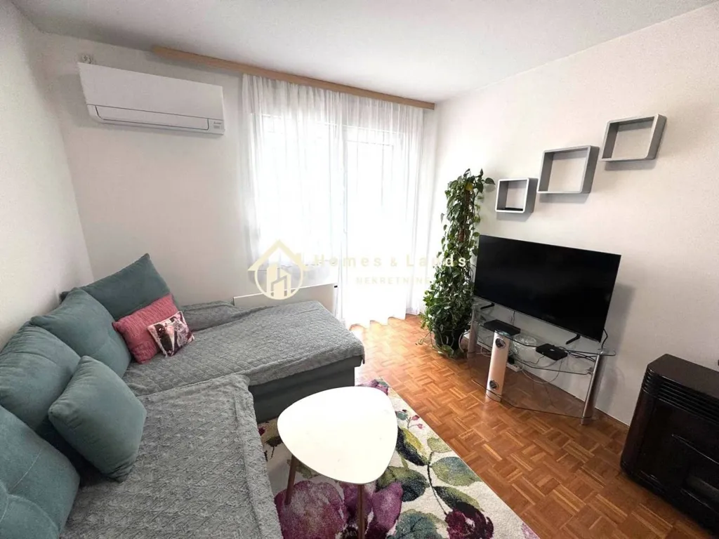 Séjour - Modern 3-Bedroom Flat with Lift in Dubrava