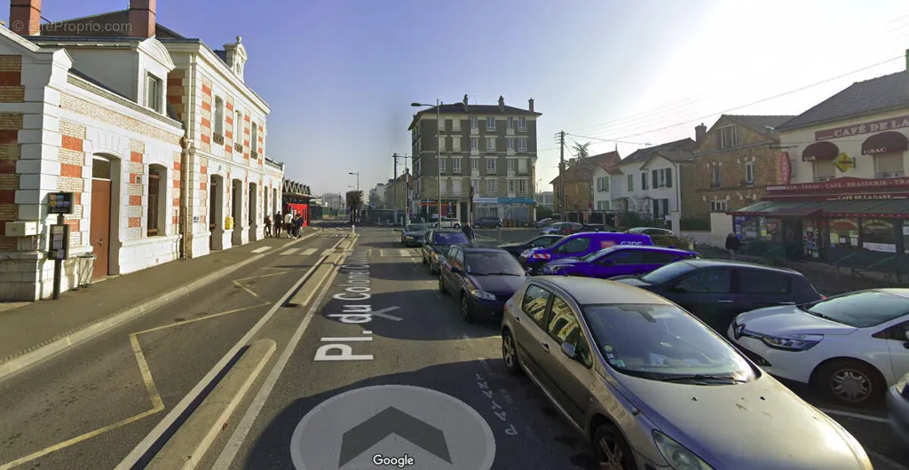 Extérieur - Lot de 3 Parkings dans Résidence Sécurisée à Conflans-Sainte-Honorine