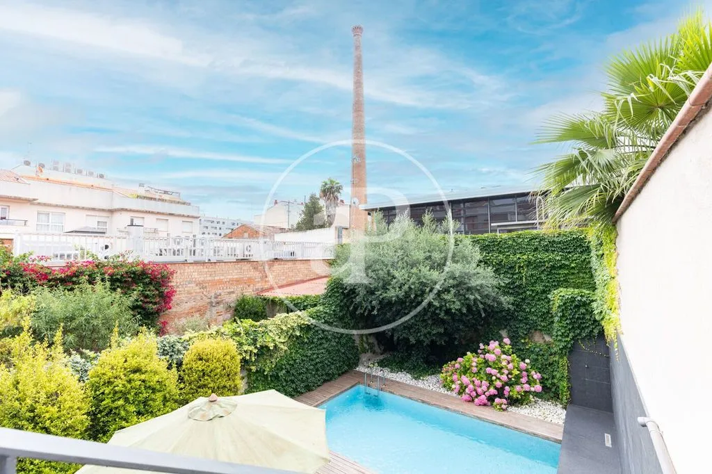 Piscine - Luxury Townhouse with Pool in Sabadell Centre
