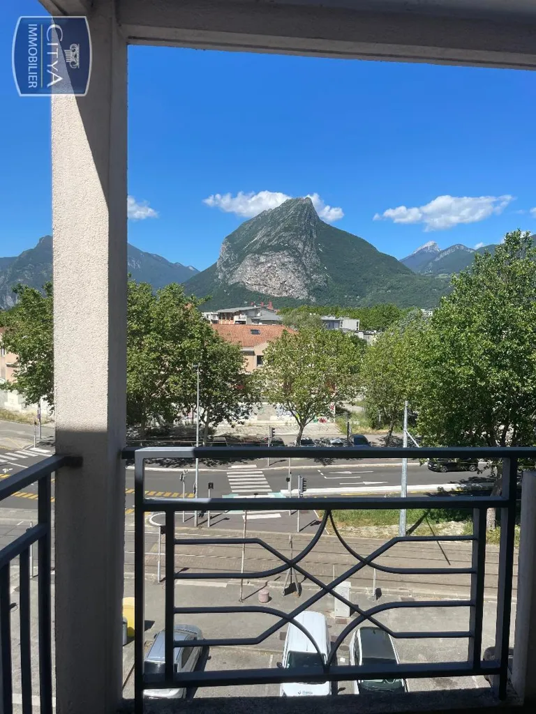 Balcony - 1-Bedroom Flat with Balcony in Fontaine
