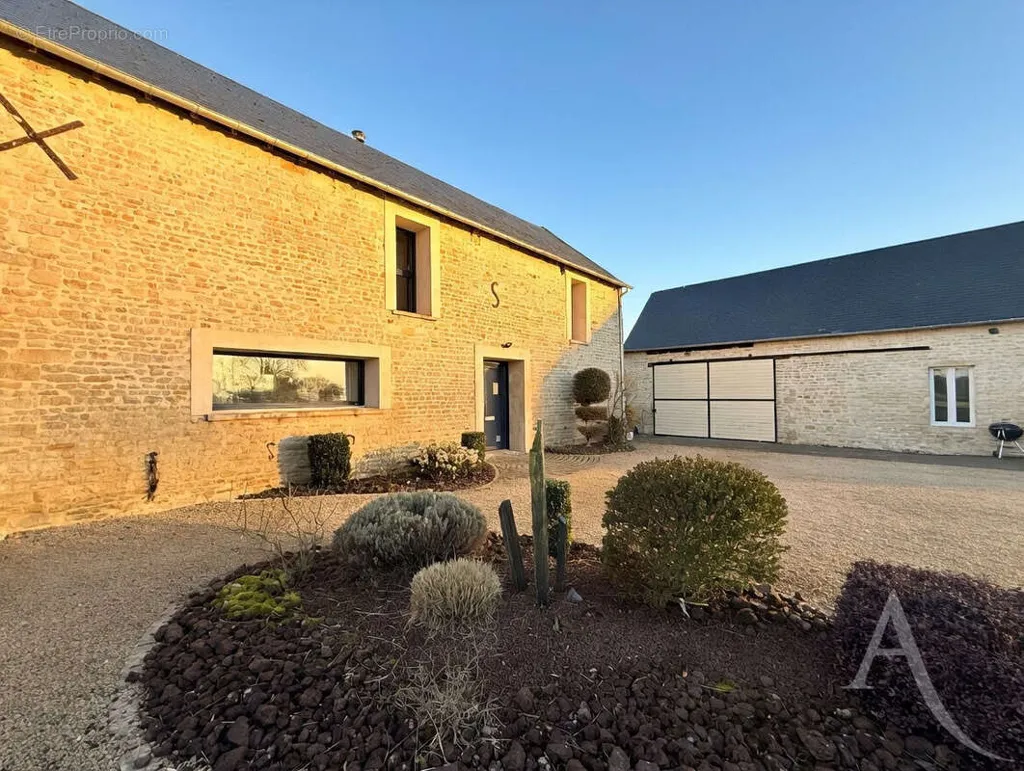 Aed - Stone House with Garden near Caen