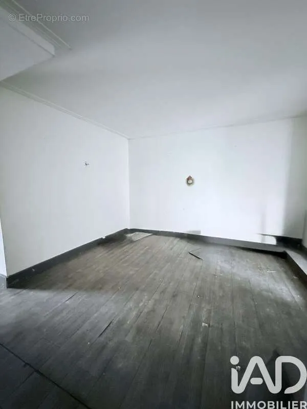 Pièces - Plateau de 45 m² en Centre-ville de Bourges