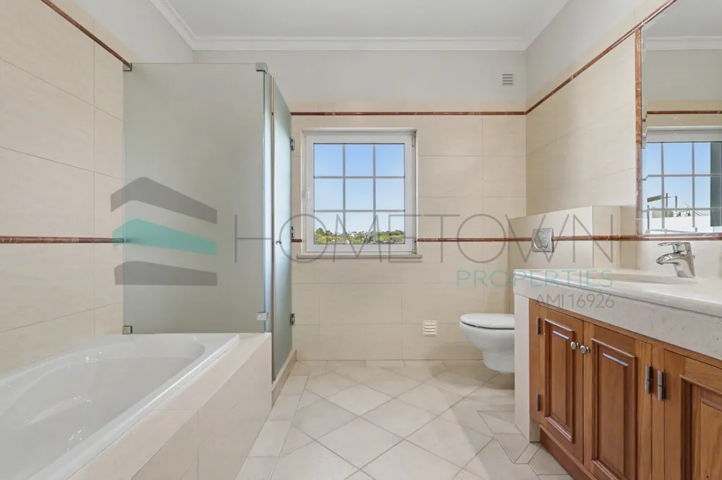 Bagni - 5-Bed Villa with Pool in Vila Sol, Loulé