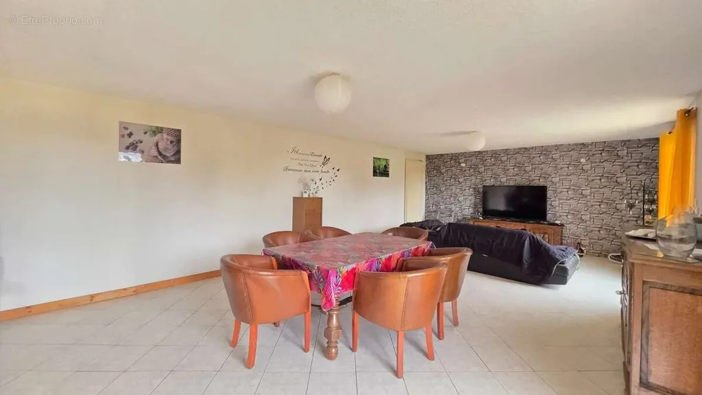 Sala da pranzo - Bungalow with Garden in Simandre