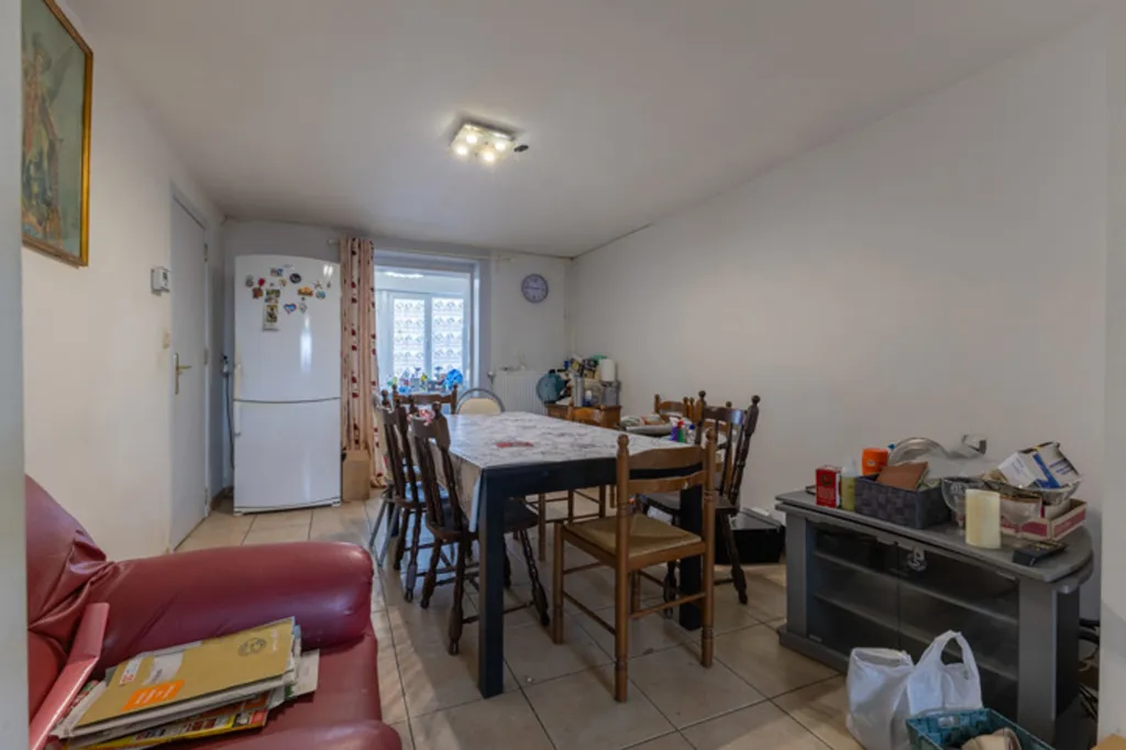 Söögituba - Five-Bedroom House with Terrace in Central Location