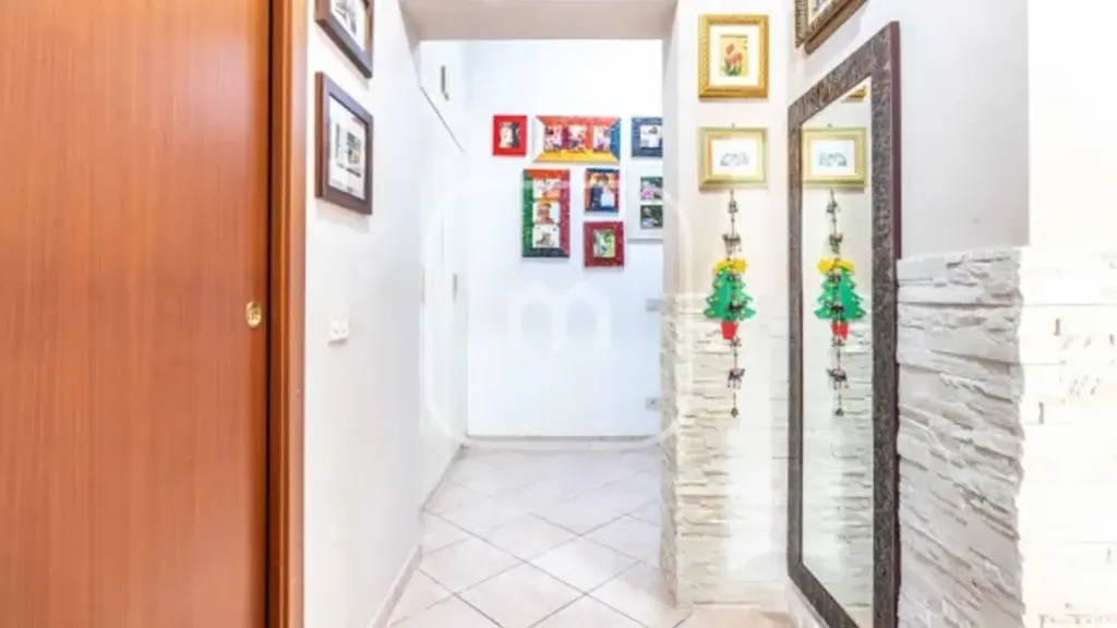 hallway_entrance