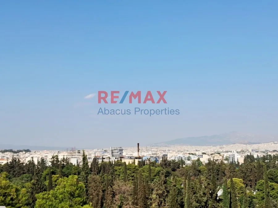 Apartment with Panoramic Views in Nikaia