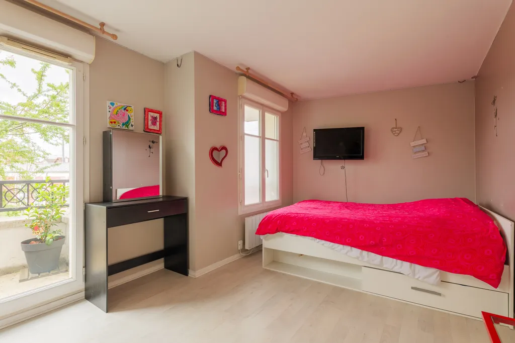 Chambres - Duplex avec terrasse et balcon à Les Pavillons-sous-Bois