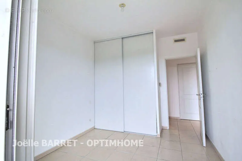 Chambres - Appartement 3 Pièces avec Vue Golf et Terrasse à Biot