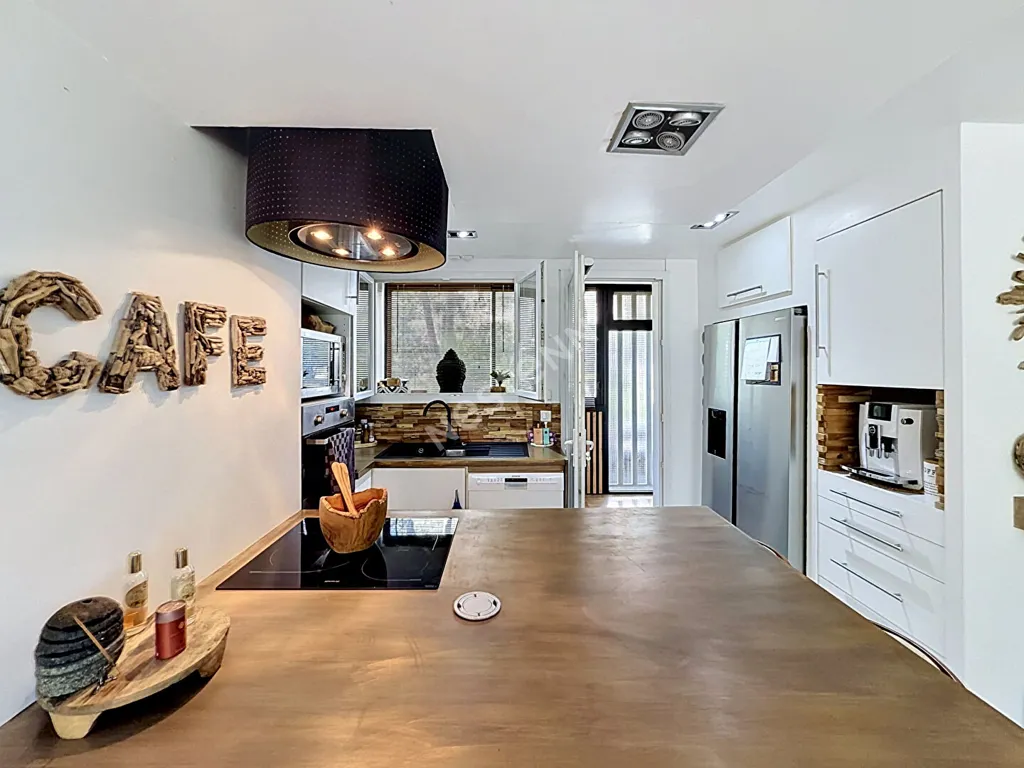 Cuisine - Appartement T3 + Studio au Calme à Toulon Ortolan
