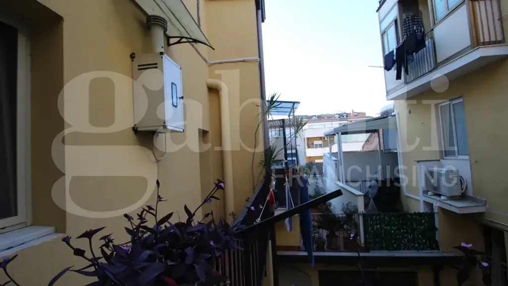 Aed - Refurbished Triplex with Balcony in Catania
