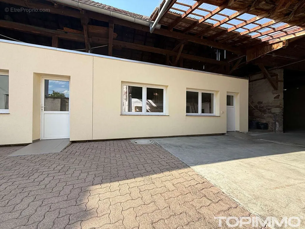 Garage - Renovated House with Canal Access in Widensolen