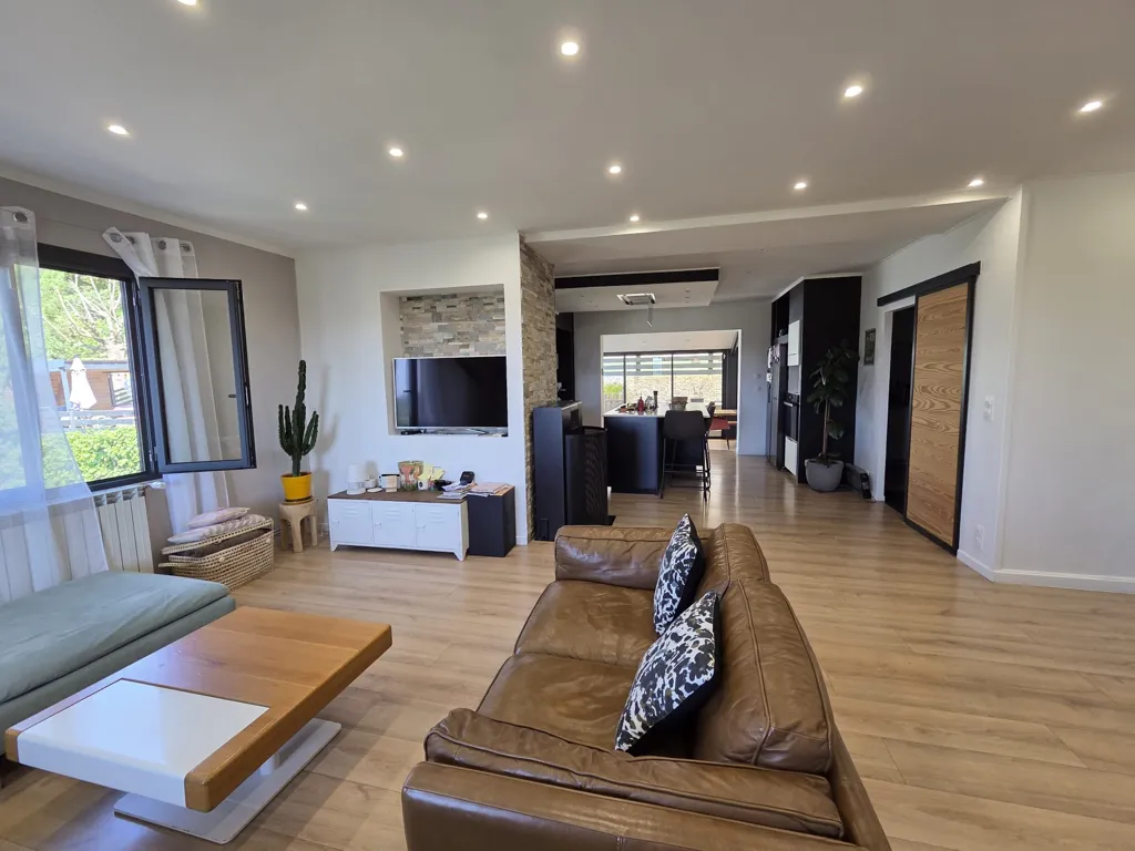 Séjour - Villa Rénovée avec Piscine sur les Hauteurs de Penne d'Agenais