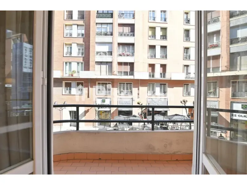 Balcon - Completely Renovated Flat in Abando