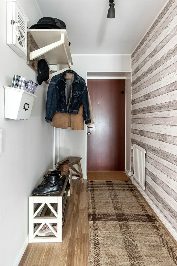 Entrée - Penthouse with Large Balcony in Solbacka