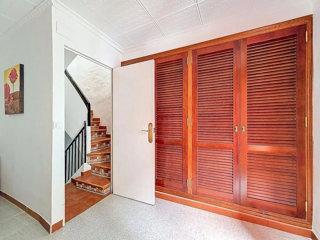 hallway_entrance