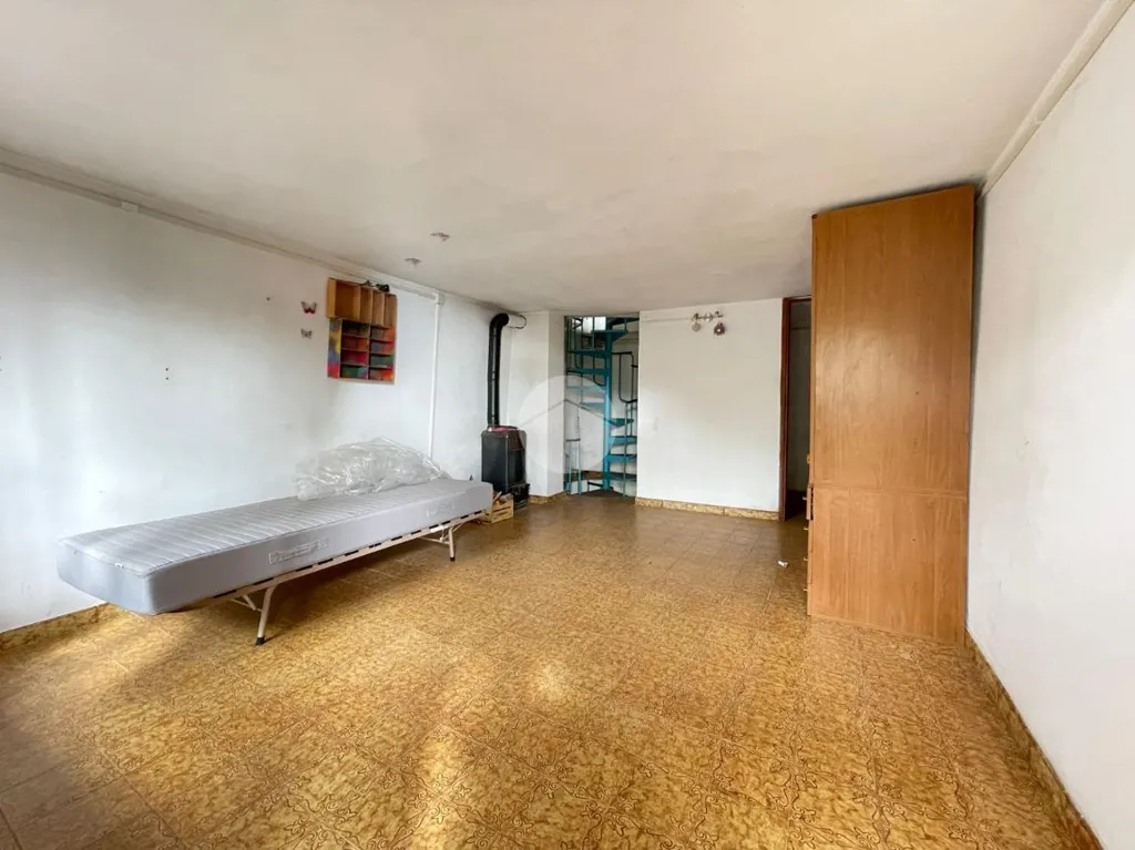 Magamistoad - Semi-detached House with Garden in Rubiana