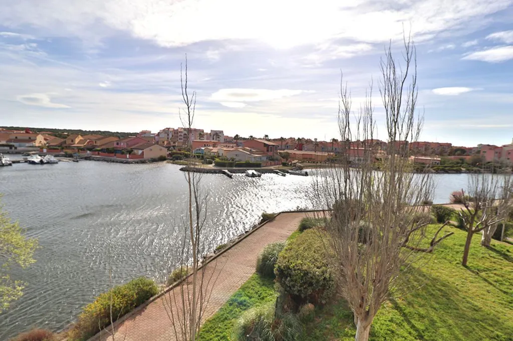 2-Bed Apartment with Terrace in Le Barcarès
