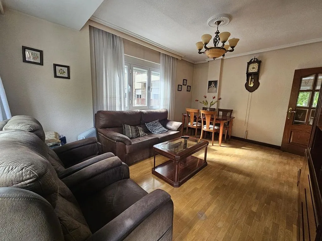 Elutuba - Apartment with Garage in Salesas
