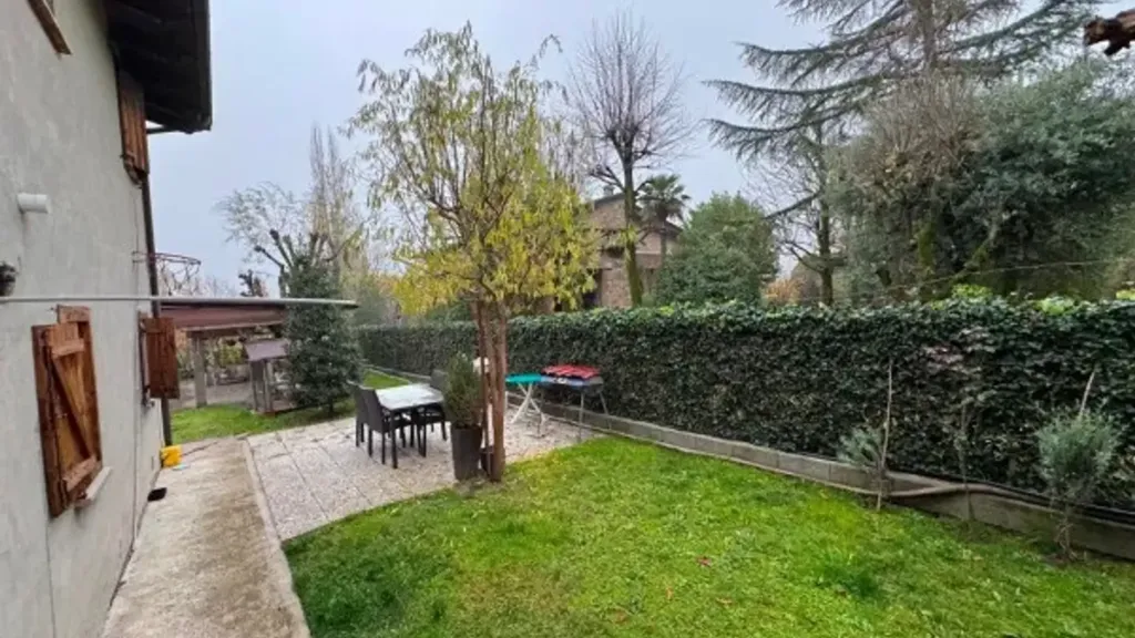 Giardino - Rustic Villa with Garden in Castelvetro di Modena