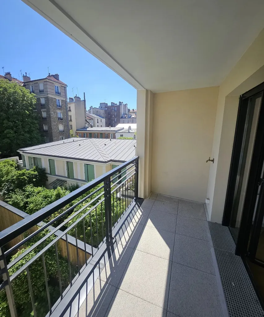 Rõdu - 4-Piece Flat with Balcony in Charenton