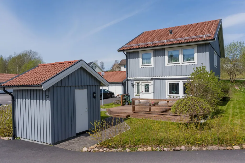 Exterior - Terraced House with Two Balconies in Dalsjöfors