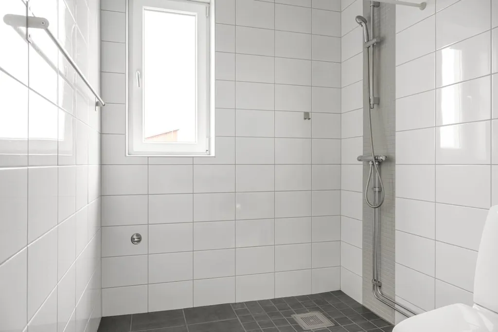 Bathrooms - Villa with Guest Apartment near Vättern