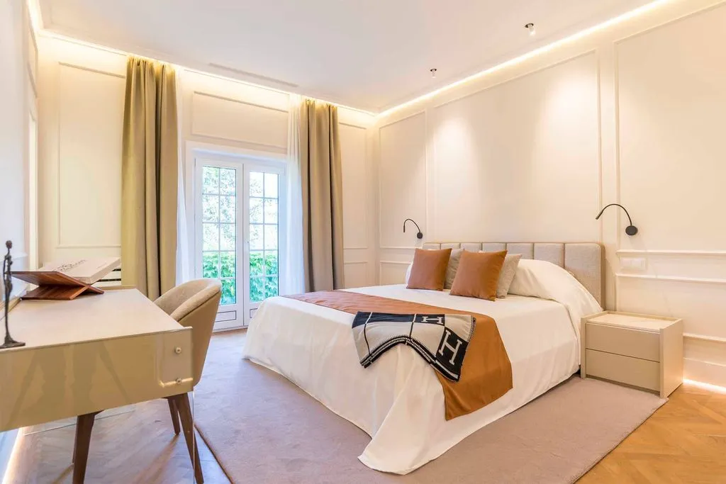 Bedrooms - Luxury Detached House with Pool in La Florida, Madrid