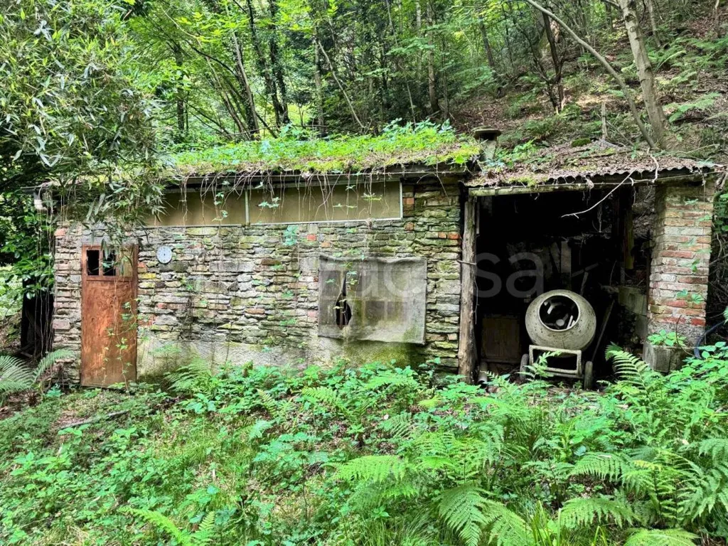 Välivaade - Rustic Storage with Land near Torre Pellice