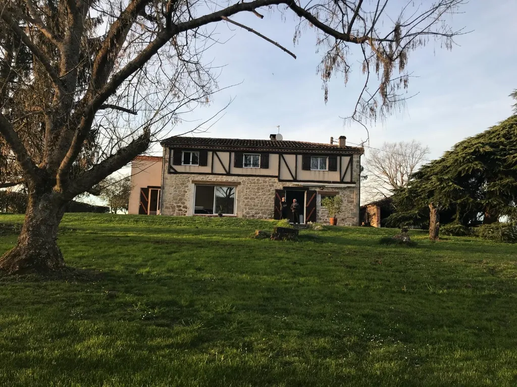 Esterno - Rustic Stone House with Garden in Maison