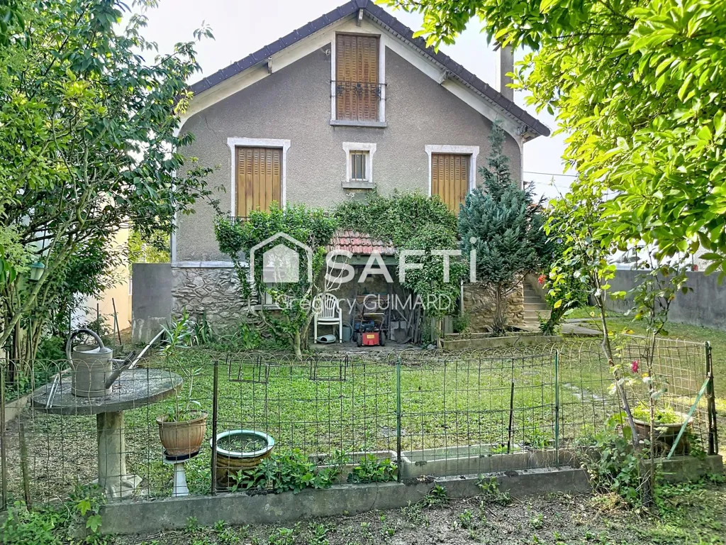Giardino - House with Garden in Champeval, Créteil
