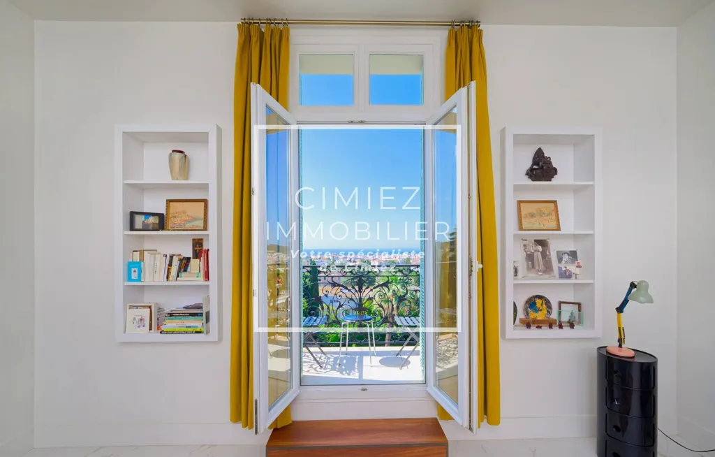 Rooms - Luxury Apartment with Mountain View in Cimiez