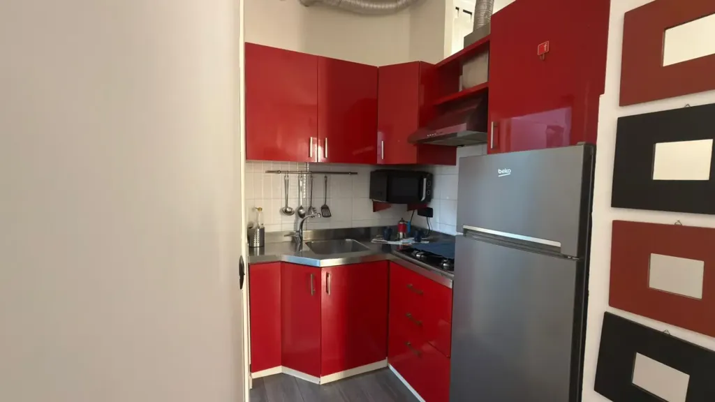 Köök - Rustic-Style Flat with Balcony in Naples Centre