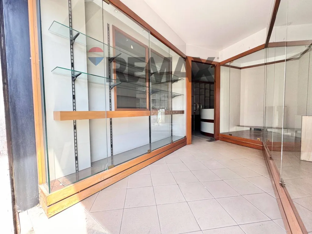 Pièces - Commercial Space with Conversion Potential in Manziana