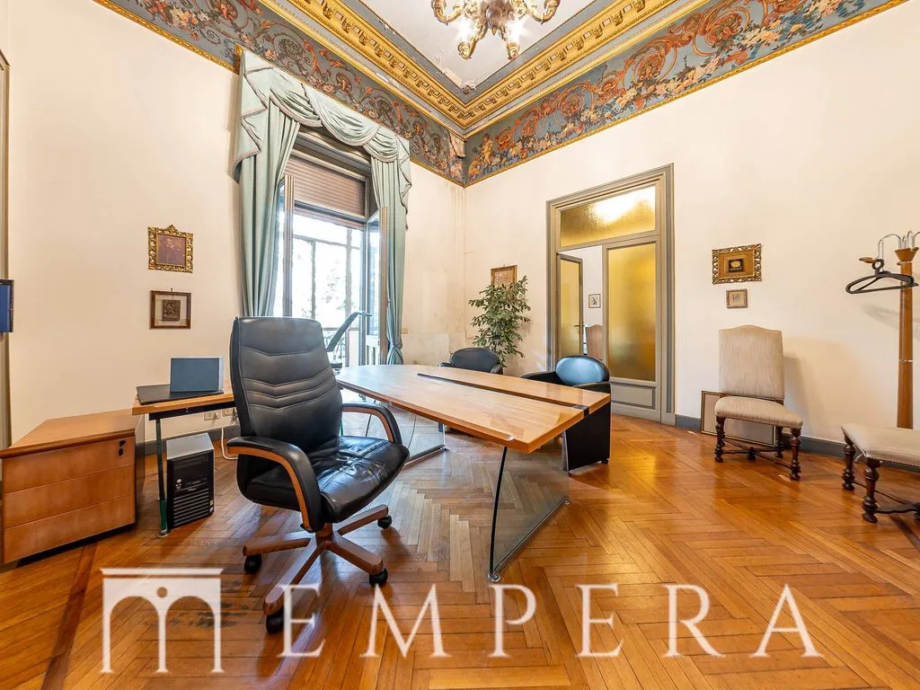 Bureau - Coppedè Style Townhouse in Central Rome
