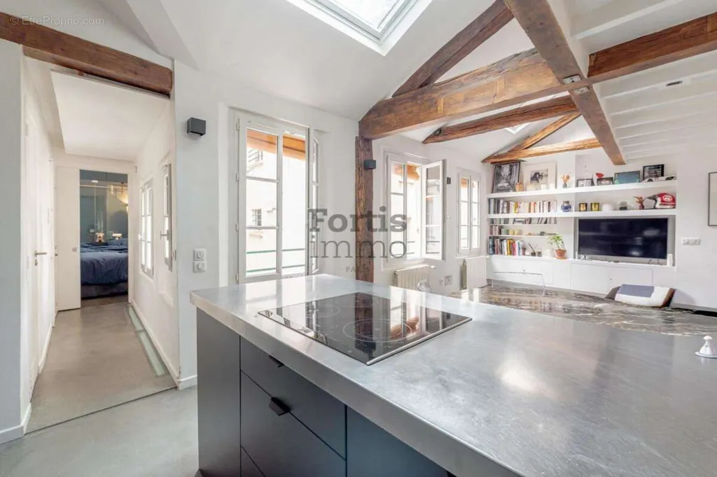 Köök - Duplex with Balcony in Paris 3ème