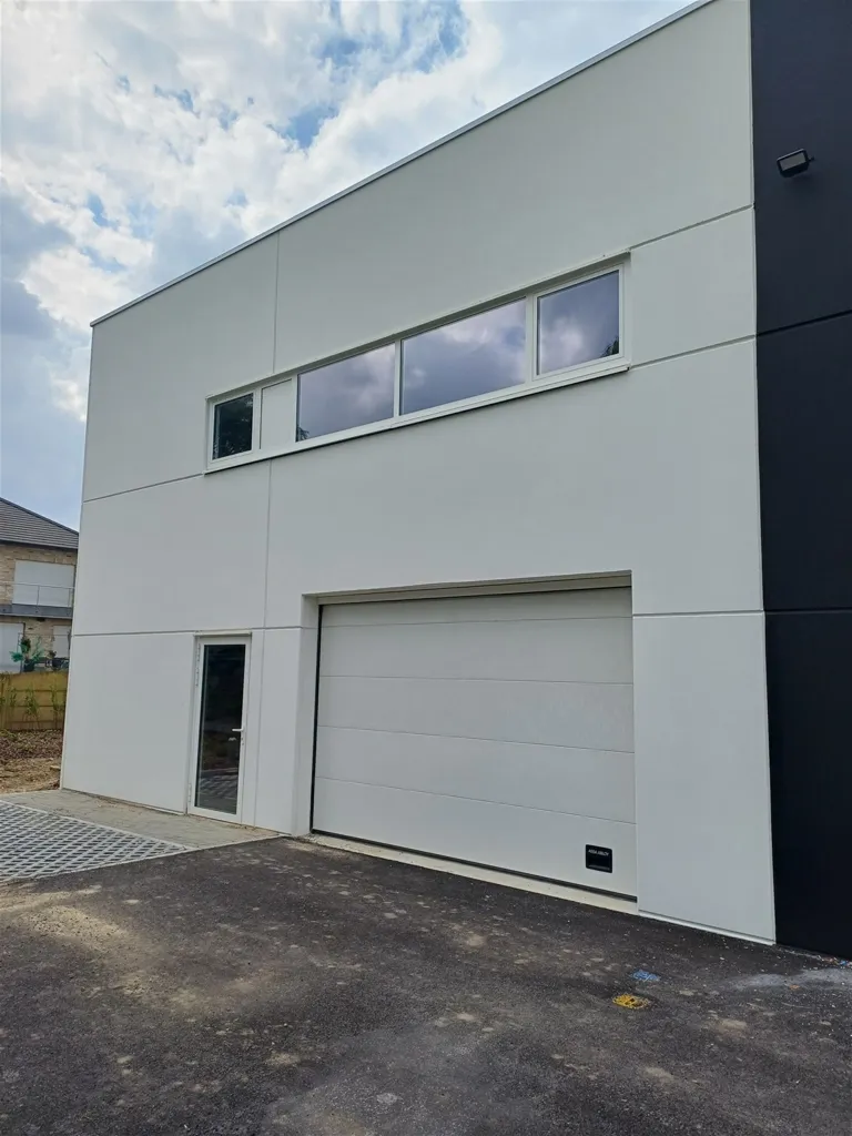 Välivaade - Commercial Property with Concierge Flat in Kortenberg