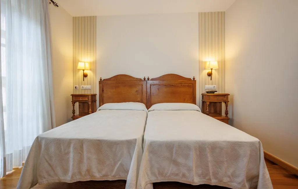 Bedrooms - Traditional Hotel with River View in Valadouro