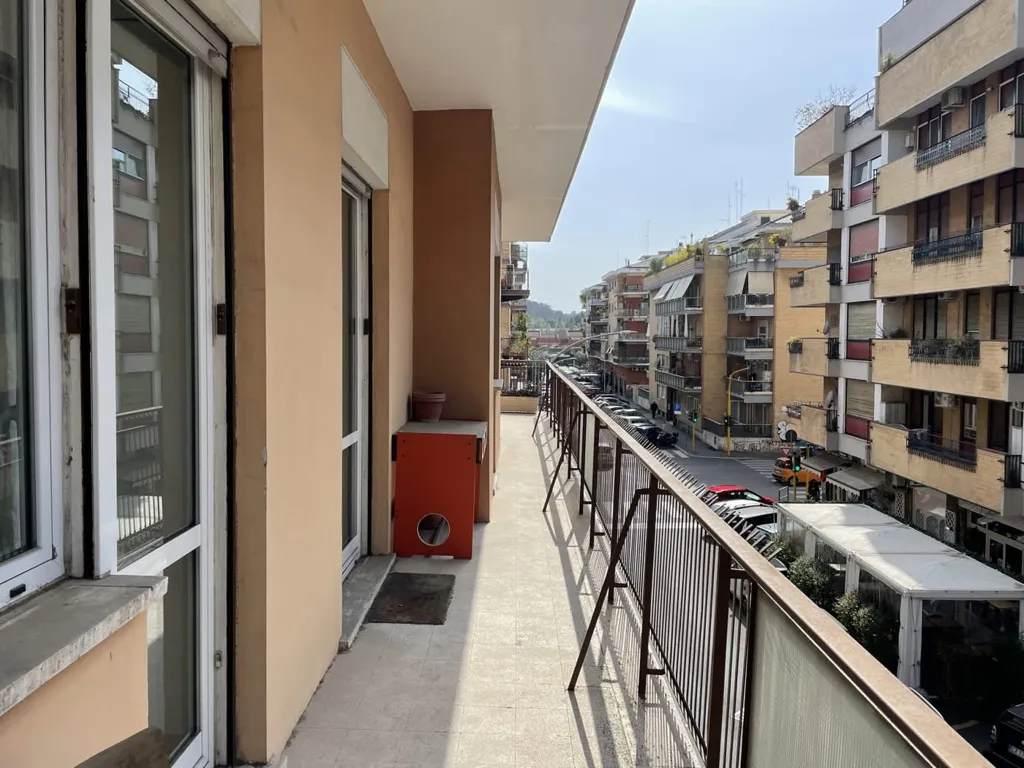 Balcon - Studio Apartment with Balcony in Conca d'Oro, Rome