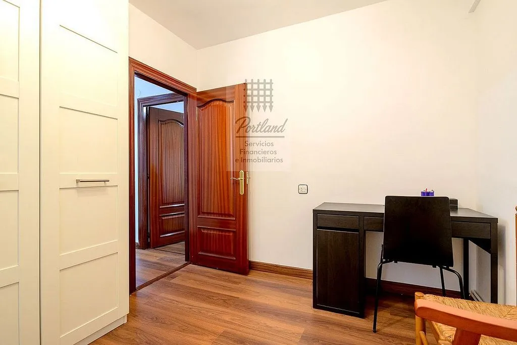 Bureau - Modern Flat with Sea View in Gijón