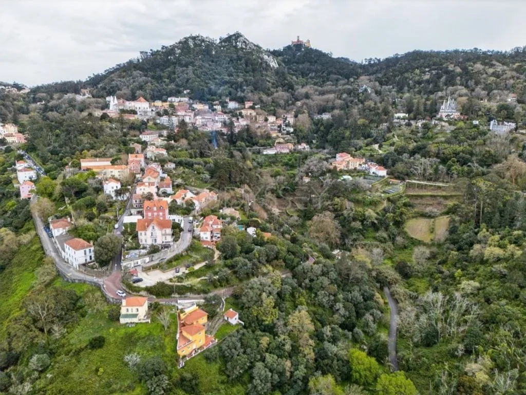 Vue aérienne - Luxury Hotel Development in Sintra's Historic Village