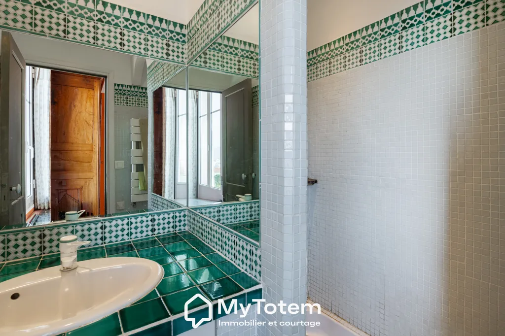 Salles de bain - Villa avec Piscine et Vues à Saint-Pierre de Féric