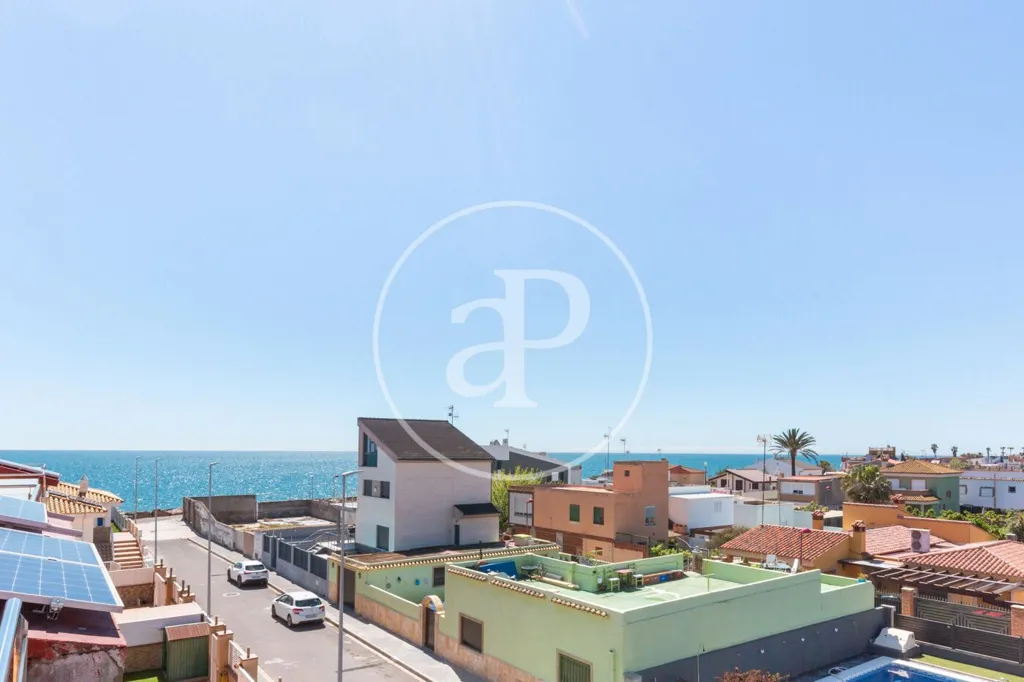 Esterno - Twin-Storey House with Pool near Beaches