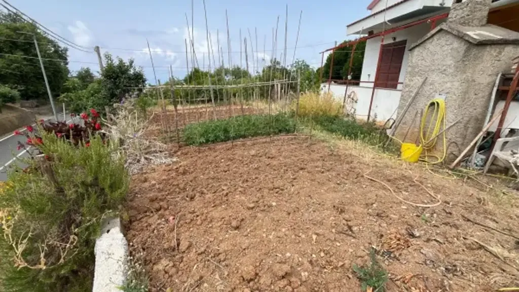 Aed - Rustic Apartment with Garden in Vrasi