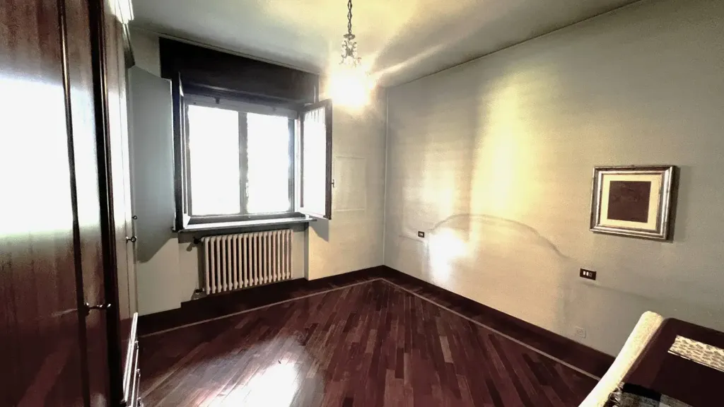 Toad - Villa with Edificabile Potential in Bernareggio