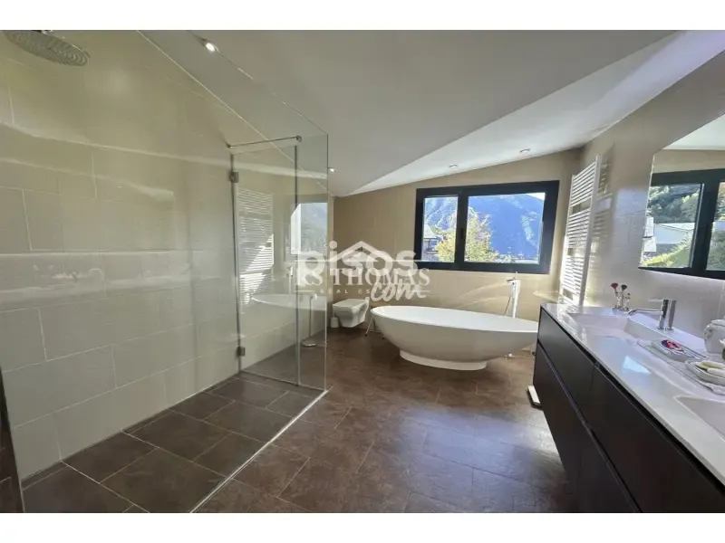 Vannitoad - Exclusive Chalet with Mountain Views in Anyós