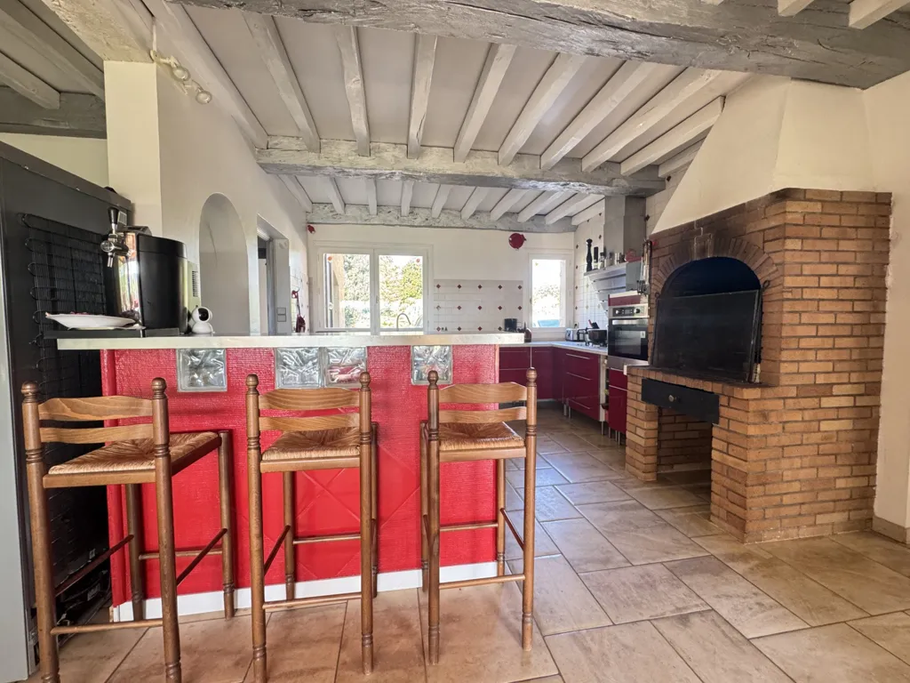 Kitchen - Luxury House with Large Garden in Beaurepaire